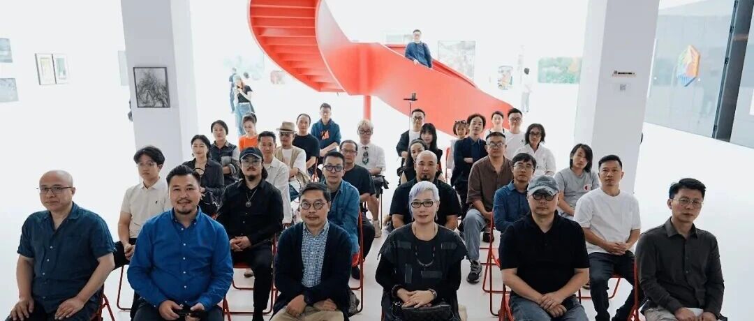 从汉江到黄浦江，湖美绘画学院师生作品展“江流形塑”登陆魔都YOUNG美术馆