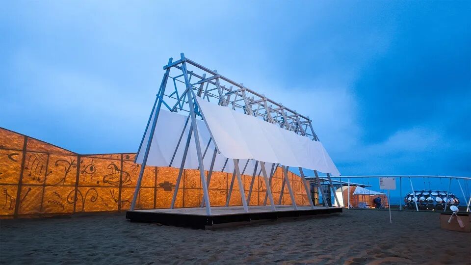 island creature installation by beats architects